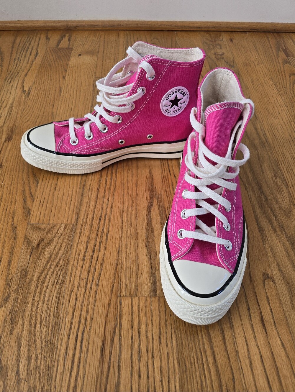 Converse Chuck Tay 70 Women's High Top Sneakers in Rough RasberrySize 6